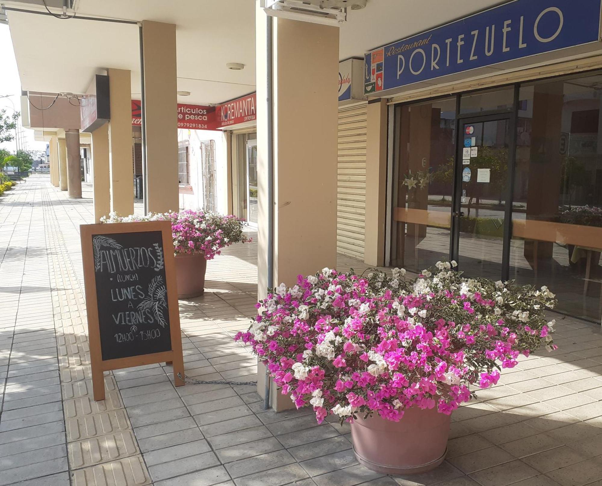 Hostal Solar Del Puerto Machala Buitenkant foto