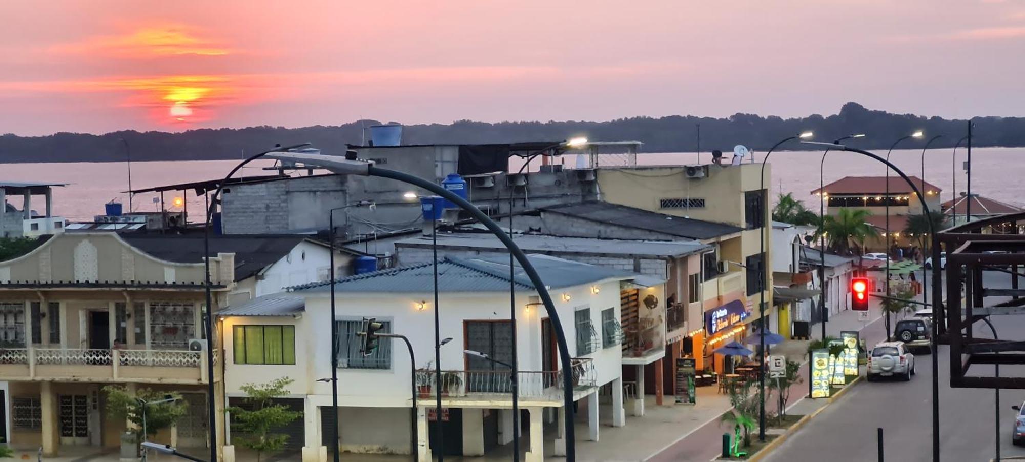 Hostal Solar Del Puerto Machala Buitenkant foto